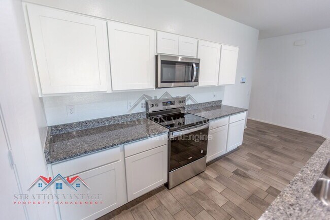 Building Photo - 1330 W Hess Ave