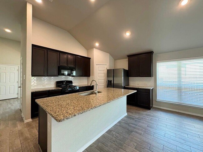 Building Photo - 295 Rimrock Ct