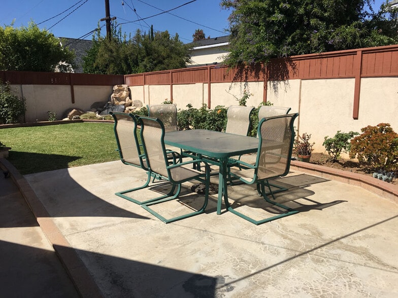 Building Photo - 498 Pierpont Dr