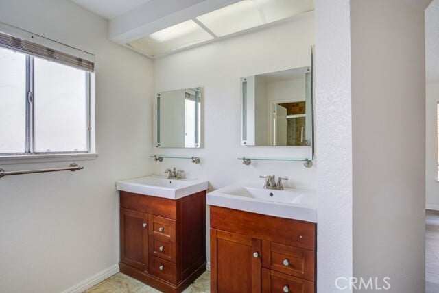 Building Photo - 13006 Parkview Dr