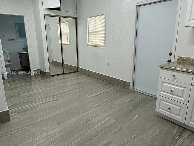 Building Photo - 5737 SW 6th St