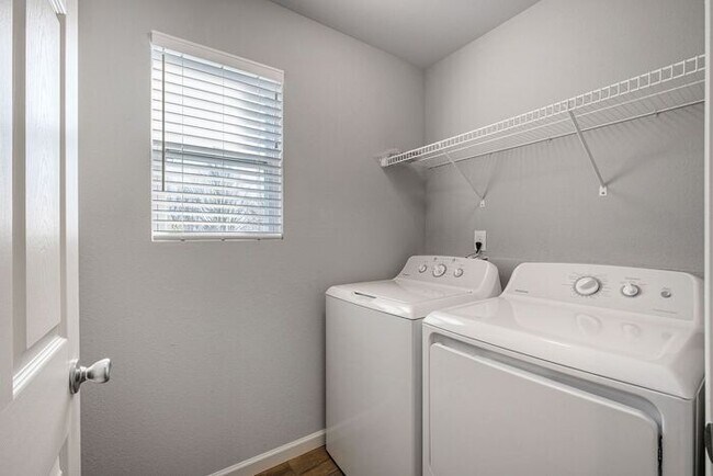 Building Photo - 5673 Claremount St