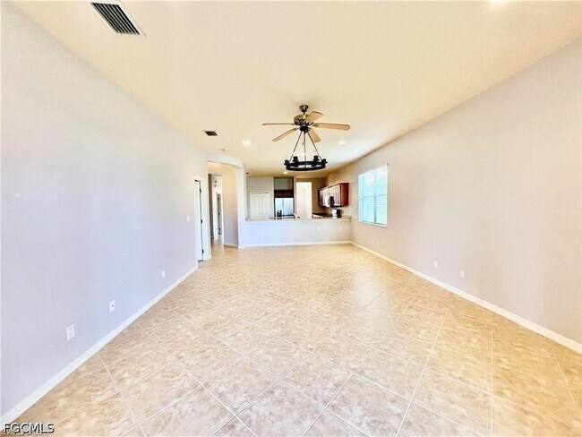 Building Photo - 12074 Country Day Cir