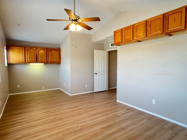 Building Photo - Large 4 bedroom home in Orangecrest for rent!