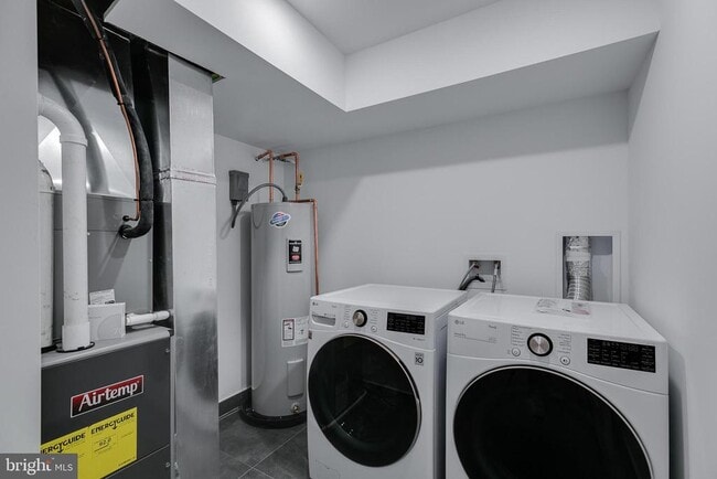 Building Photo - 705 S 19th St