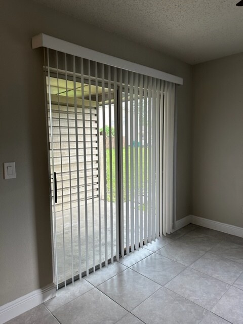 Building Photo - 1425 Croftwood Dr