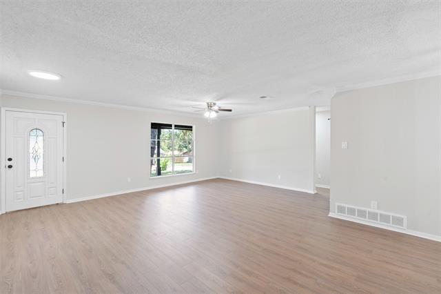 Building Photo - 2423 Jewell Dr