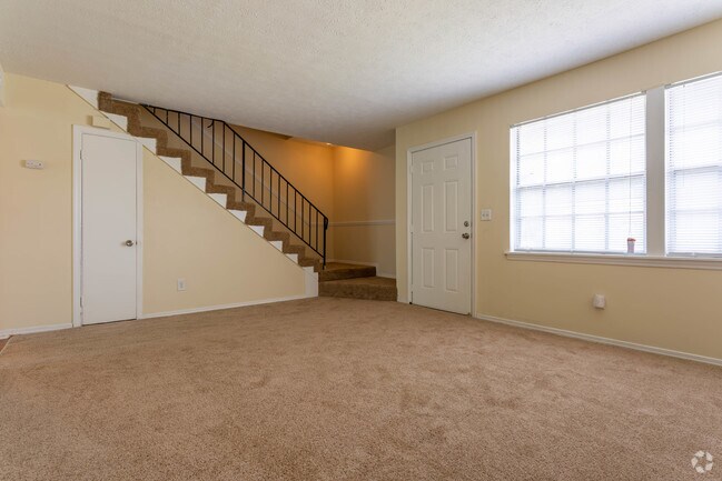 2 Bedrm LivingRm - Bullock Habersham Townhomes