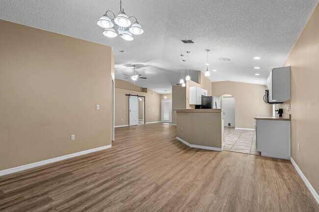 Building Photo - 1528 Vista Lake Cir