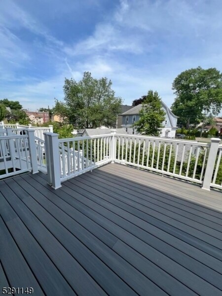 Building Photo - 74 River St