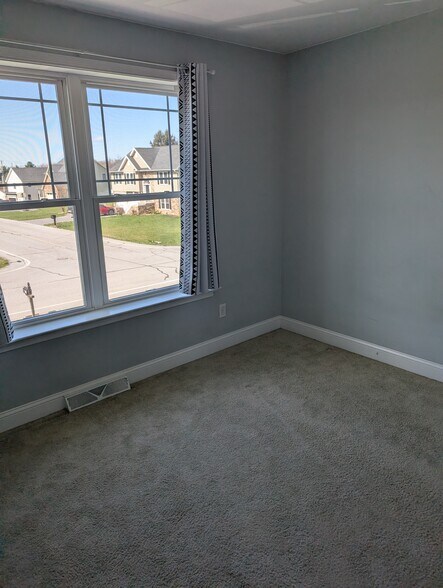 Building Photo - 17 Victoria Ct