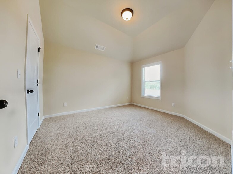 Building Photo - 121 Kennelsman Dr