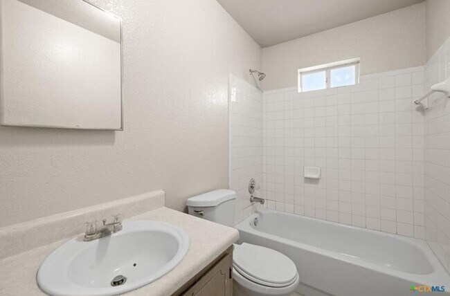 Building Photo - 1007 York Ave