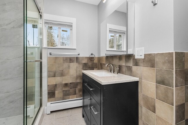 Building Photo - 66R Stanley St