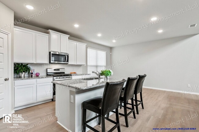 Building Photo - 2000 Plum Pk