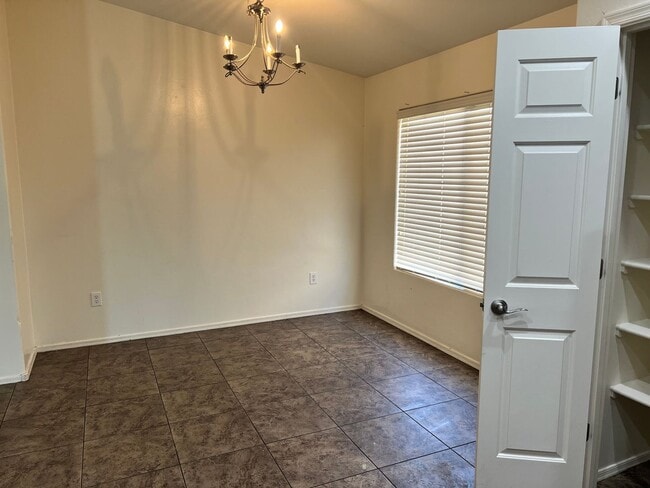 Building Photo - 4137 E Shadow Branch Dr