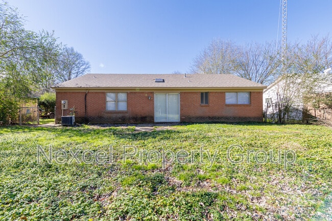 Building Photo - 6560 Greenbriar Dr