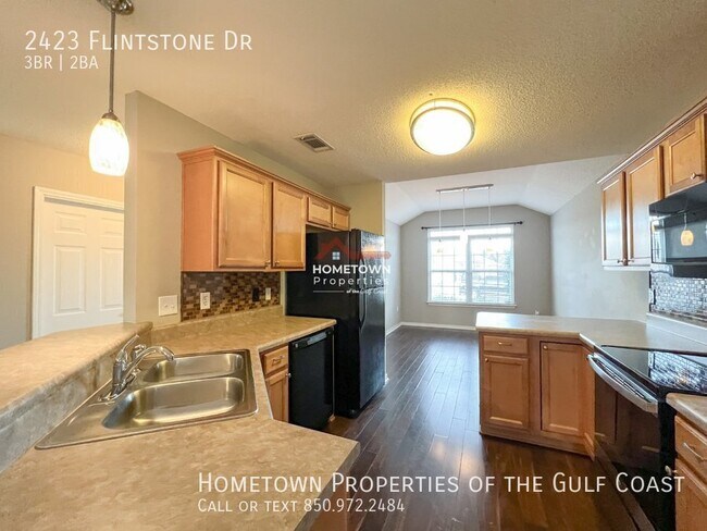 Building Photo - 2423 Flintstone Dr