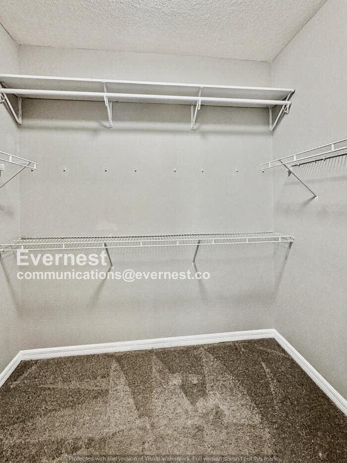 Building Photo - 11602 Warren Oaks Pl