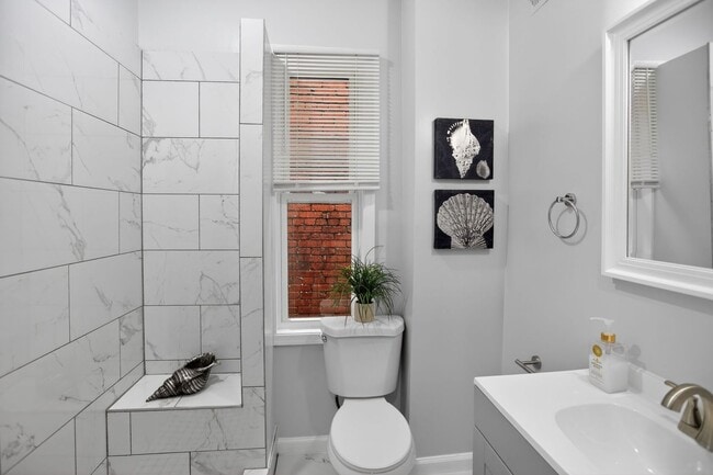 Building Photo - wonderful 3BR 1.5 Bath in the H st Corridor