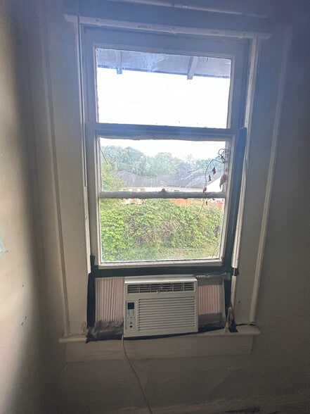 Building Photo - 1008 Allene Ave SW