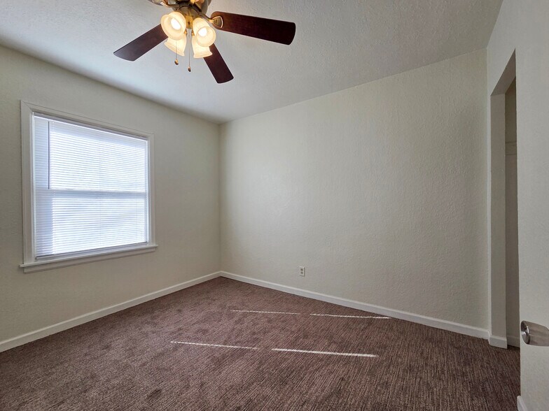 Building Photo - 3804 Johnson Ave