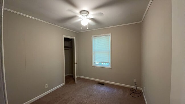 Building Photo - 1095 Foster Cir