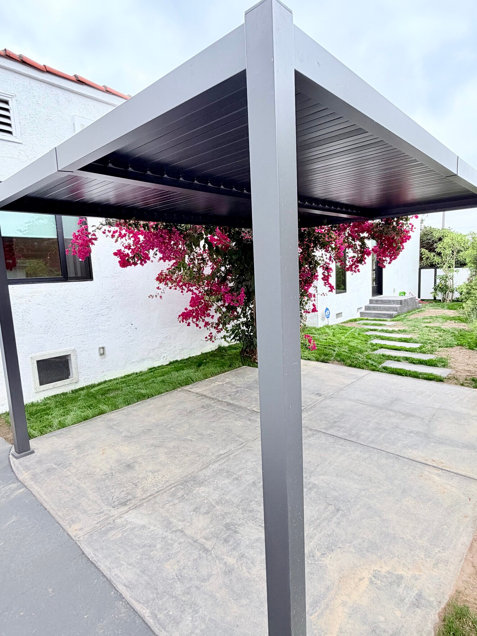 Private Garden - 1265 Keniston Ave