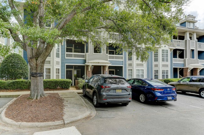 Building Photo - 501 Olmsted Park Pl