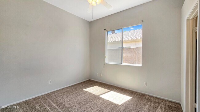 Building Photo - 15818 W Durango St