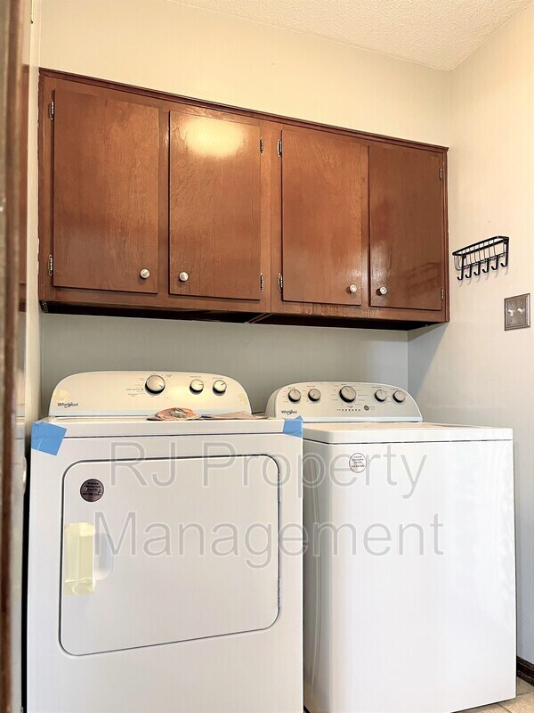 Building Photo - 2844 Marbry Dr