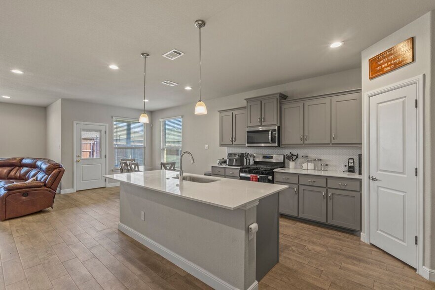 Building Photo - 14516 Bootes Dr