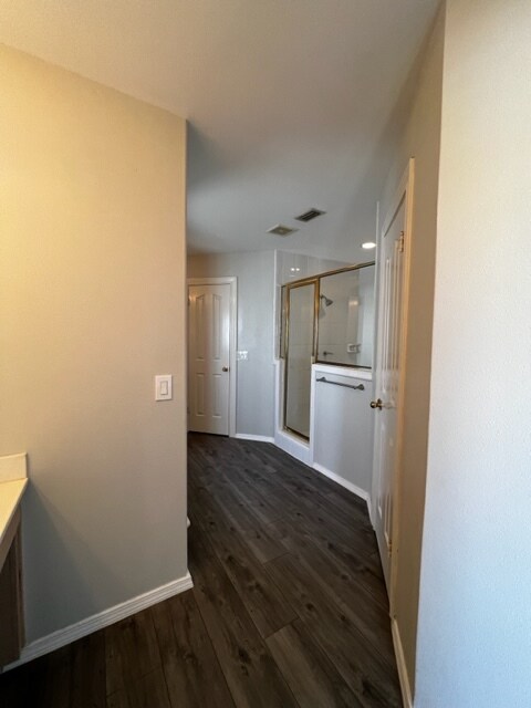 Master Bathroom Entry - 201 San Saba St