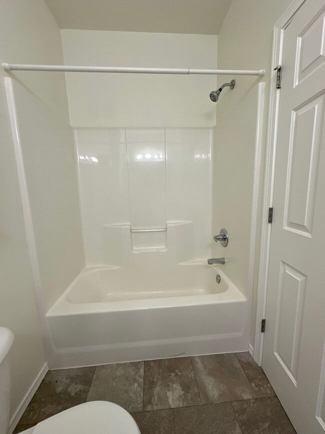 Building Photo - 5096 Larch Ln
