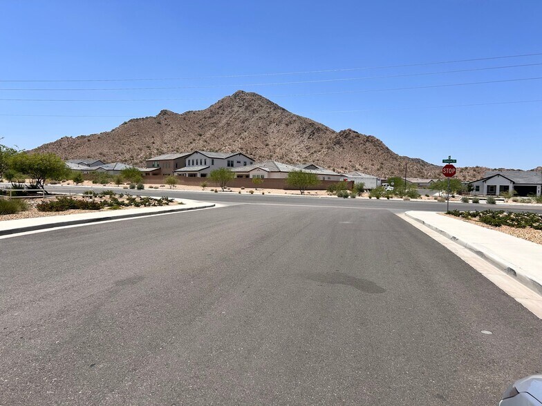 Building Photo - 4486 Stonecrop Dr
