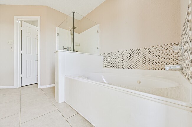Building Photo - 4014 Ivywood Dr