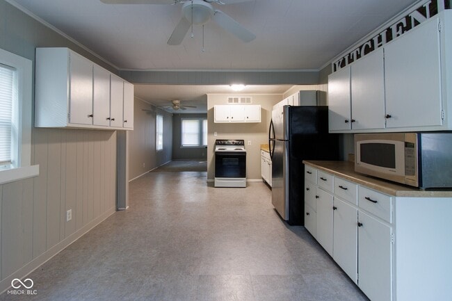 Building Photo - 5866 Shimer Ave