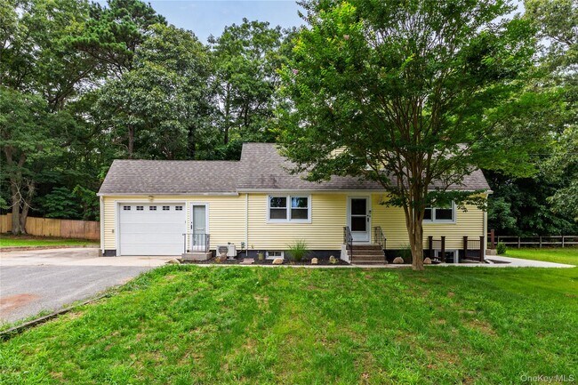 Primary Photo - 110 E Bartlett Rd