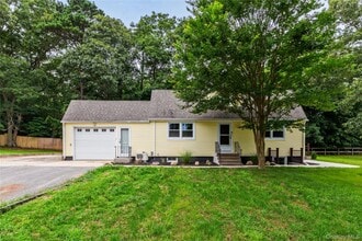 Building Photo - 110 E Bartlett Rd