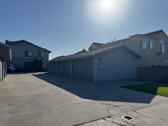 Building Photo - 5542 Orange Ave