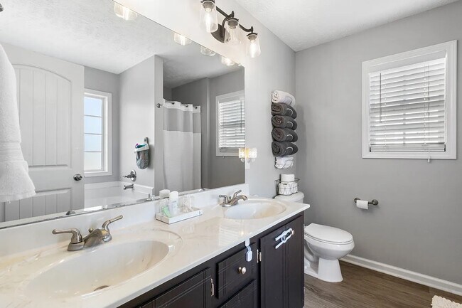 Building Photo - 1355 Whitt Ln