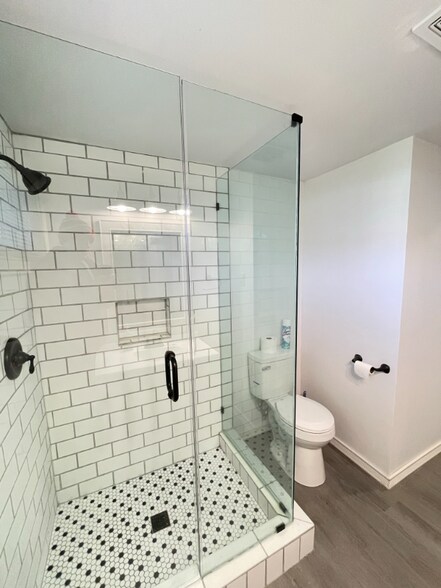 Building Photo - 218 Mouser St