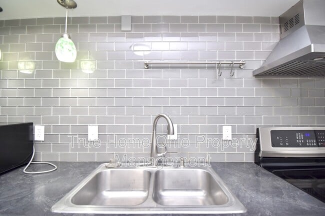 Building Photo - 2146 Rubicon Pl