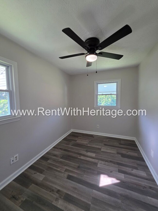 Building Photo - 5990 Peco Ln