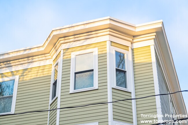 Building Photo - 19 Marney St