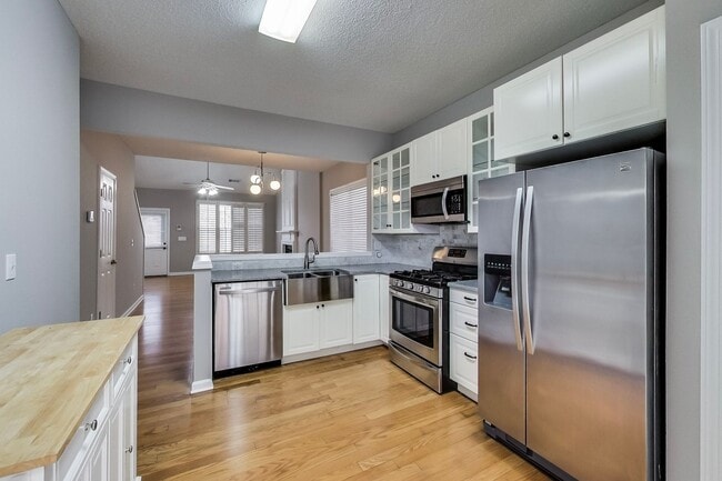 Building Photo - Single-family home in Kennesaw, GA near KSU, Town Center and Woodstock.