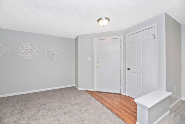 Building Photo - Condo Close to Downtown Frederick