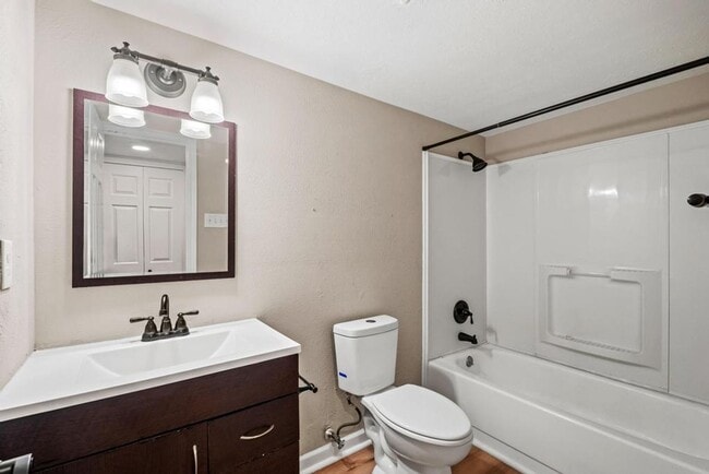 Building Photo - Spacious 3-Bedroom Home in The Colony – Available Now!