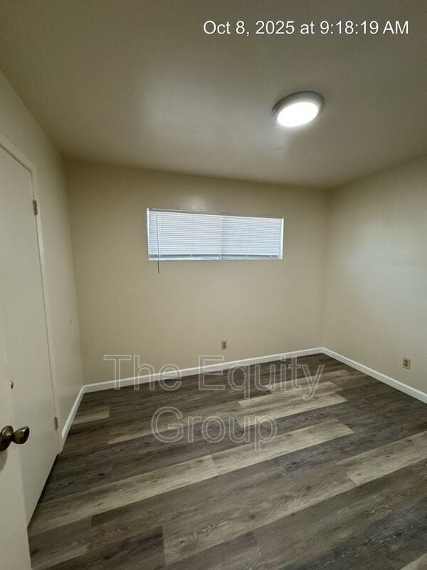 Building Photo - 514 E Cypress Ave