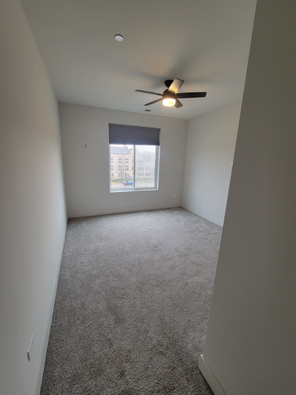 Building Photo - 302 W Liberty Dr